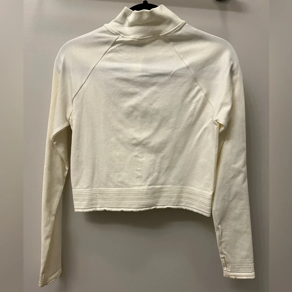 White cropped zip-up - Picture 2 of 2